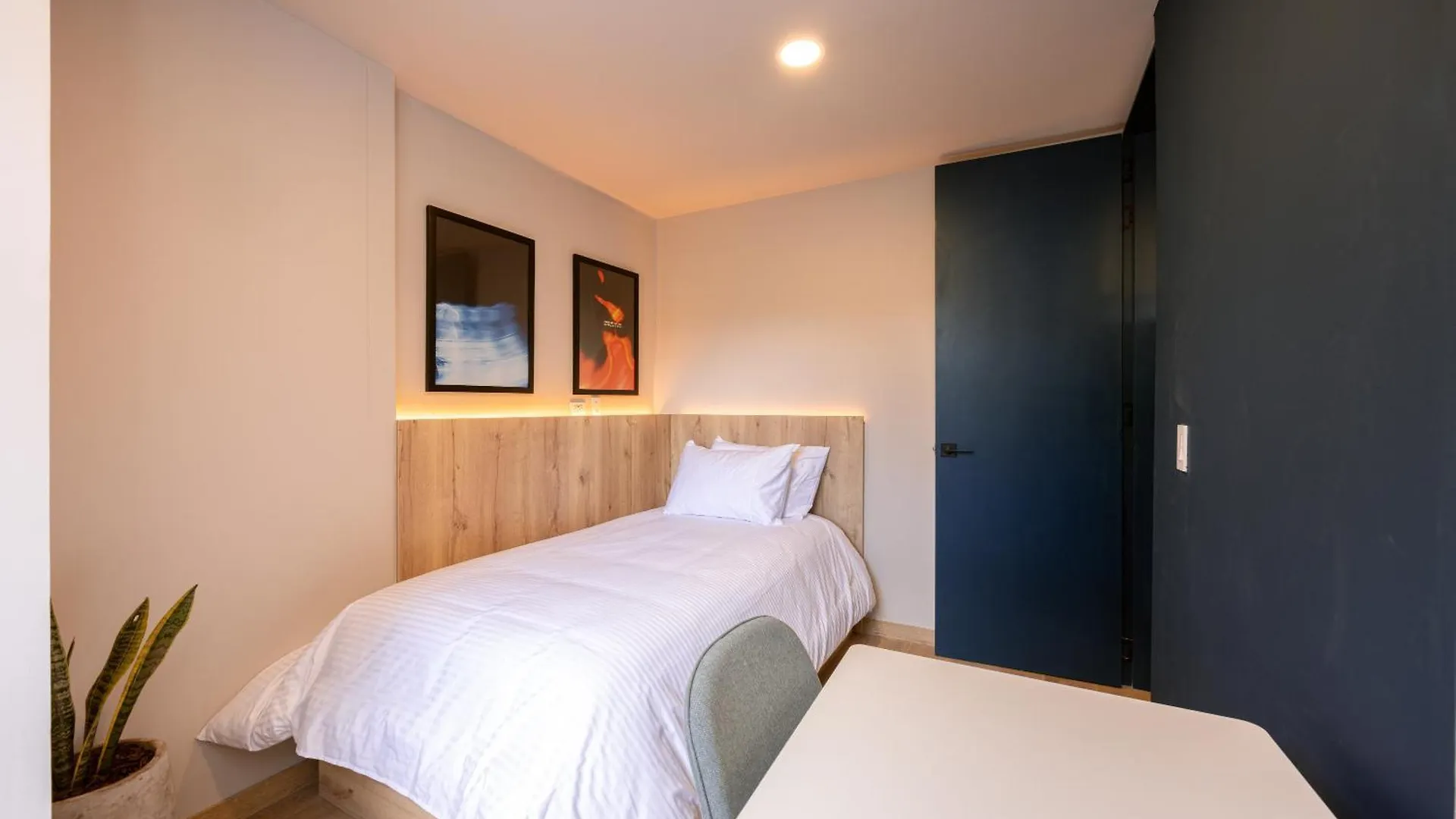 Stratasix Hotel Medellin Aparthotel