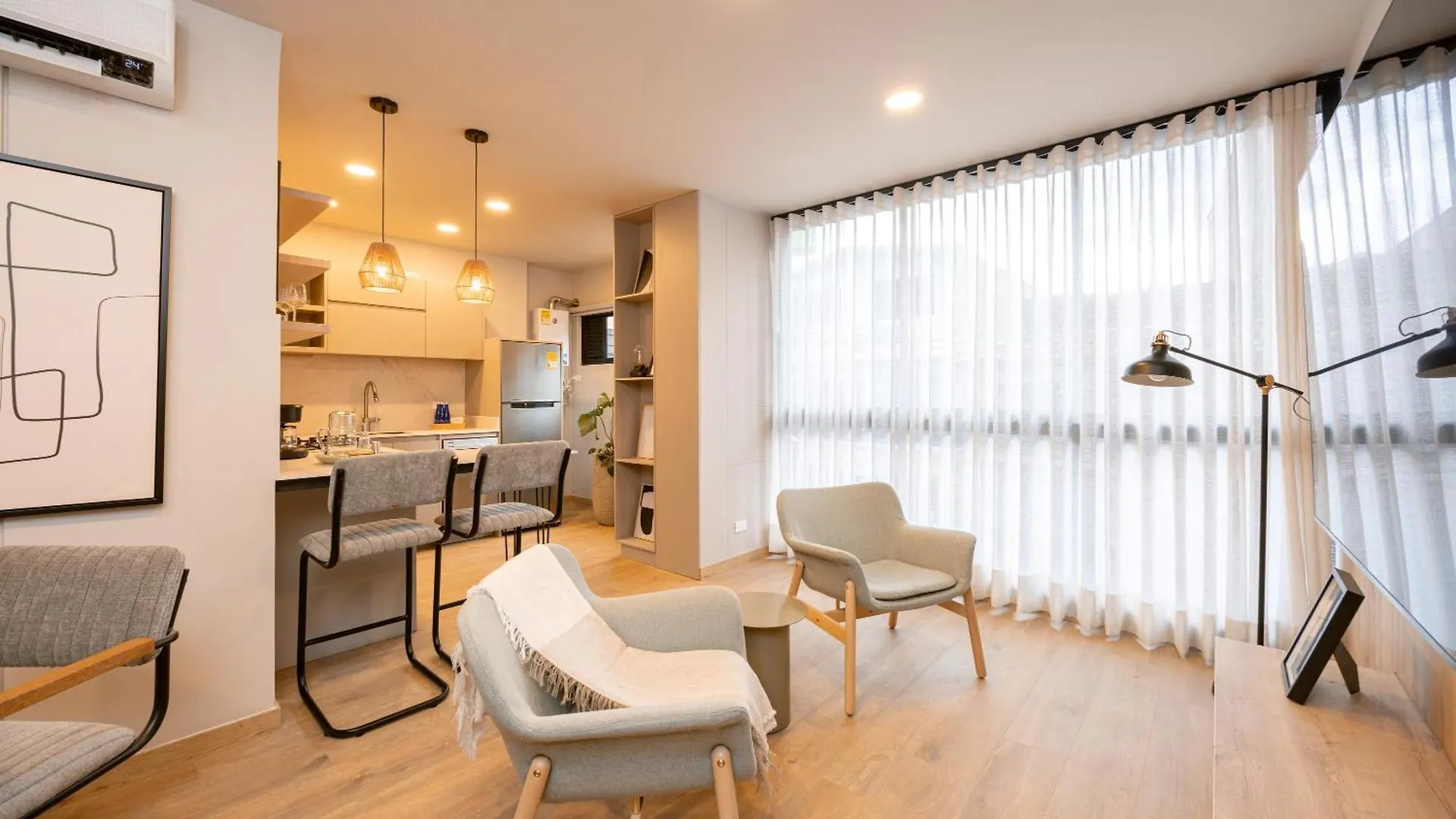 Stratasix Hotel Medellin 0*,