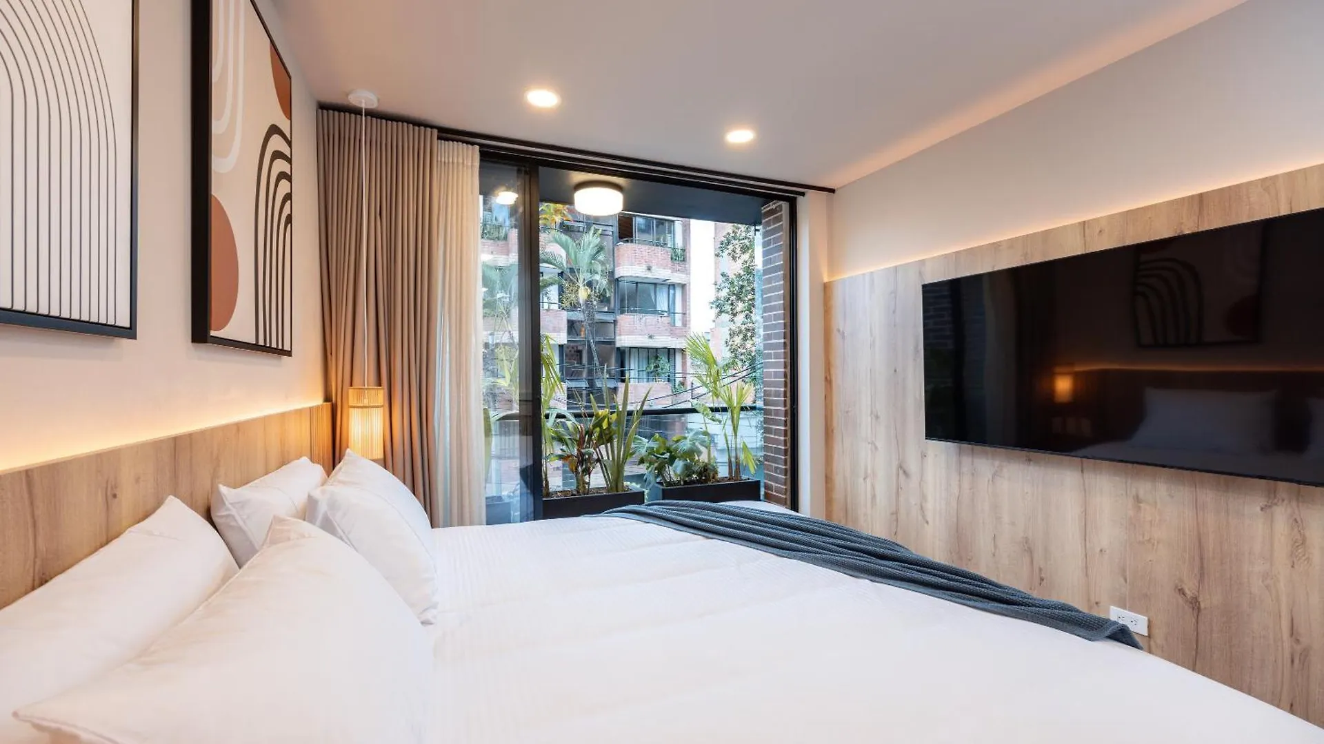 Stratasix Hotel Medellin 0*,  Colombia