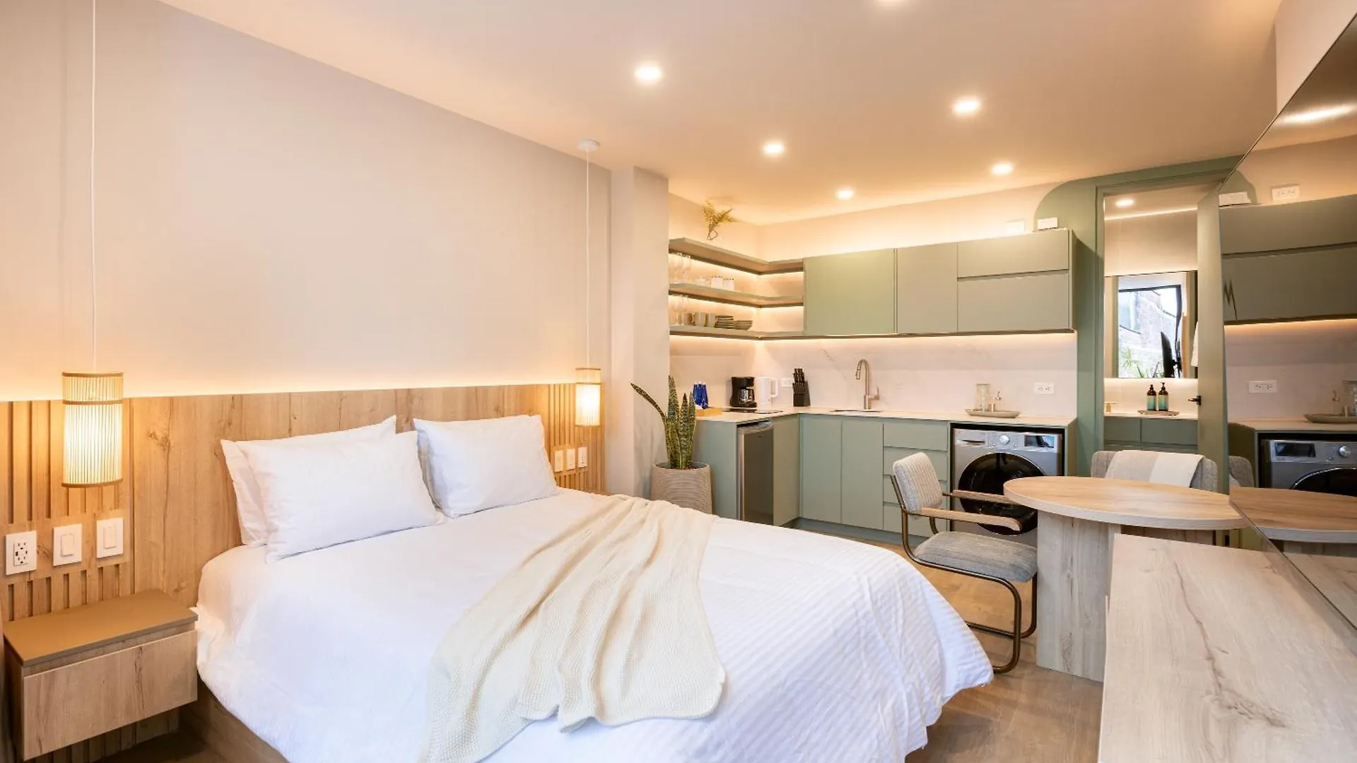 Stratasix Hotel Medellin 0*,  Colombia
