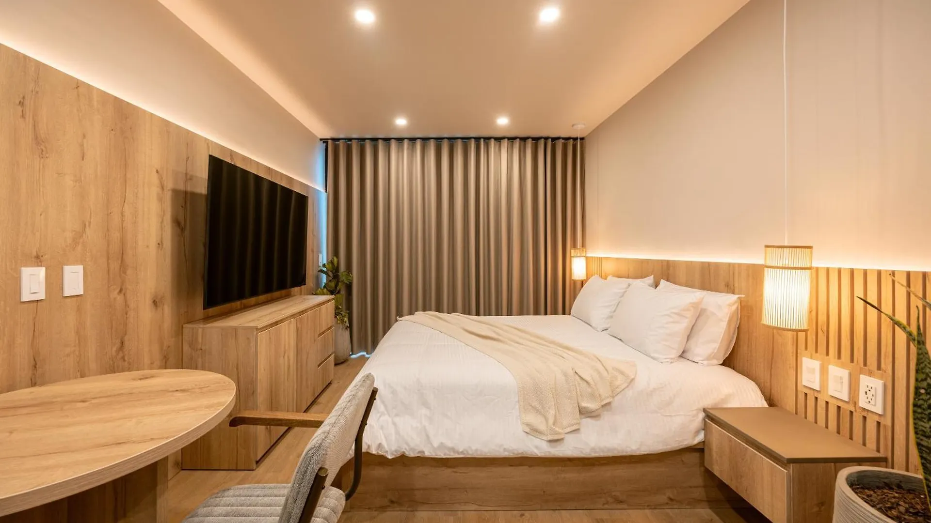 Stratasix Hotel Medellin 0*,  Colombia