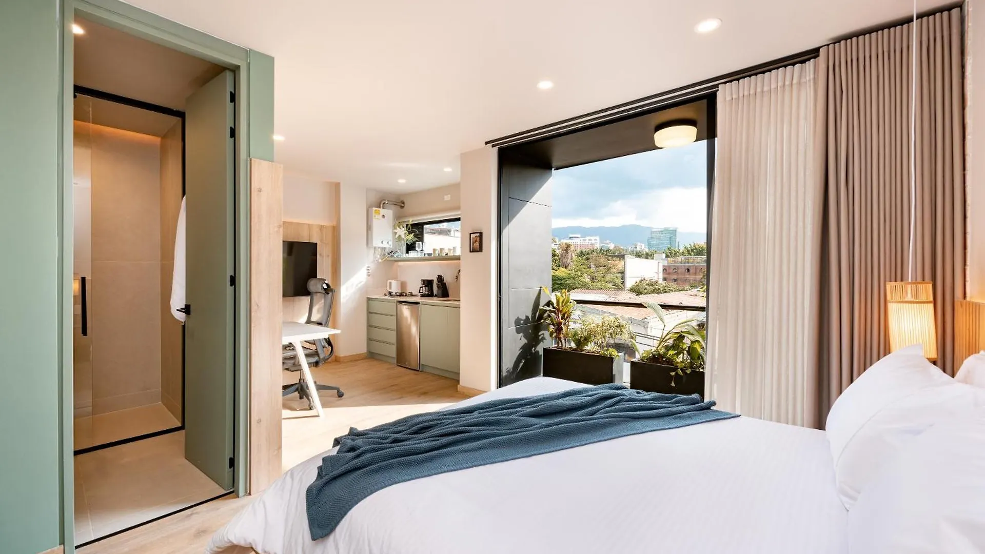 Stratasix Hotel Medellin Aparthotel
