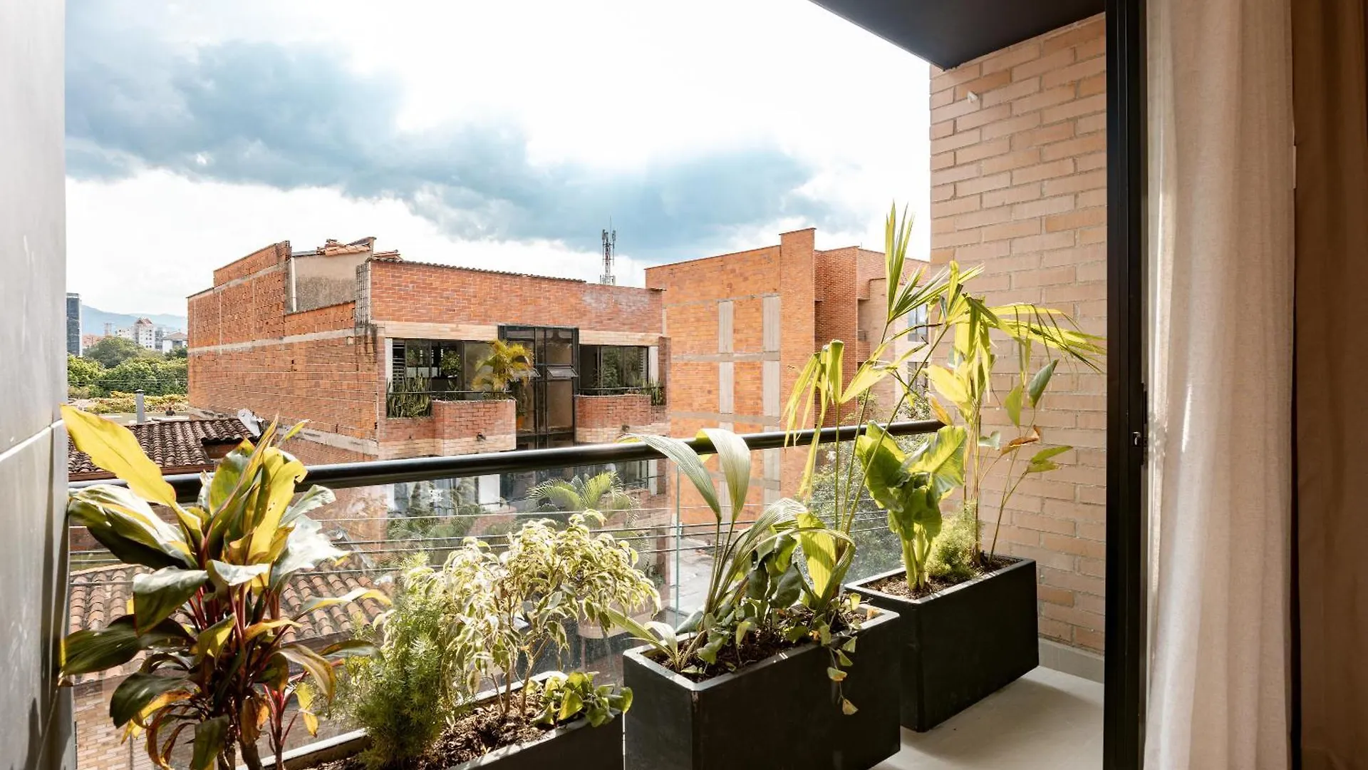 Aparthotel Stratasix Hotel Medellin