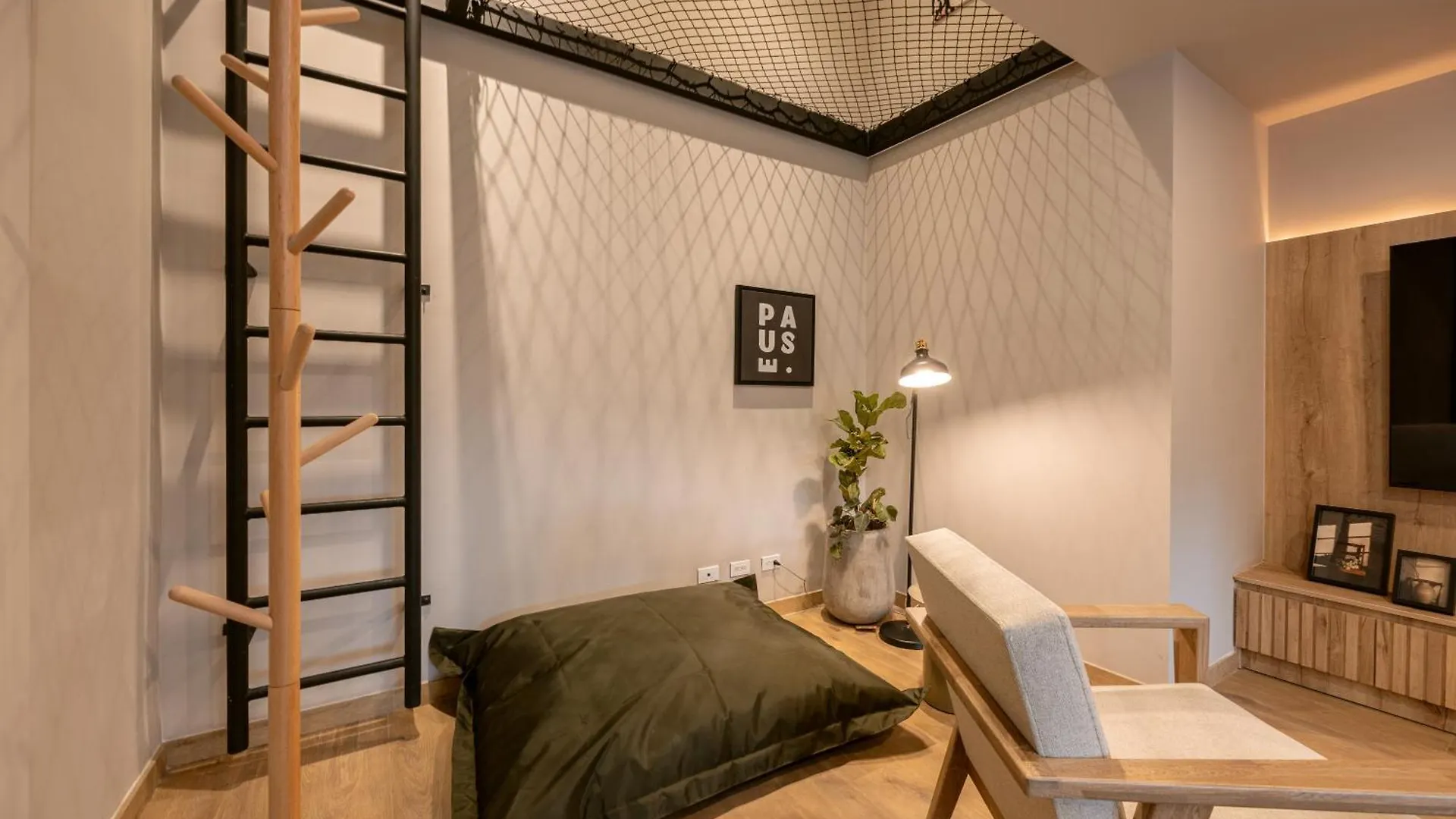 Stratasix Hotel Medellin Aparthotel