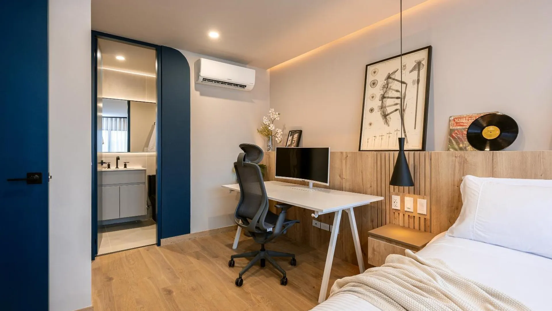 Stratasix Hotel Medellin 0*,