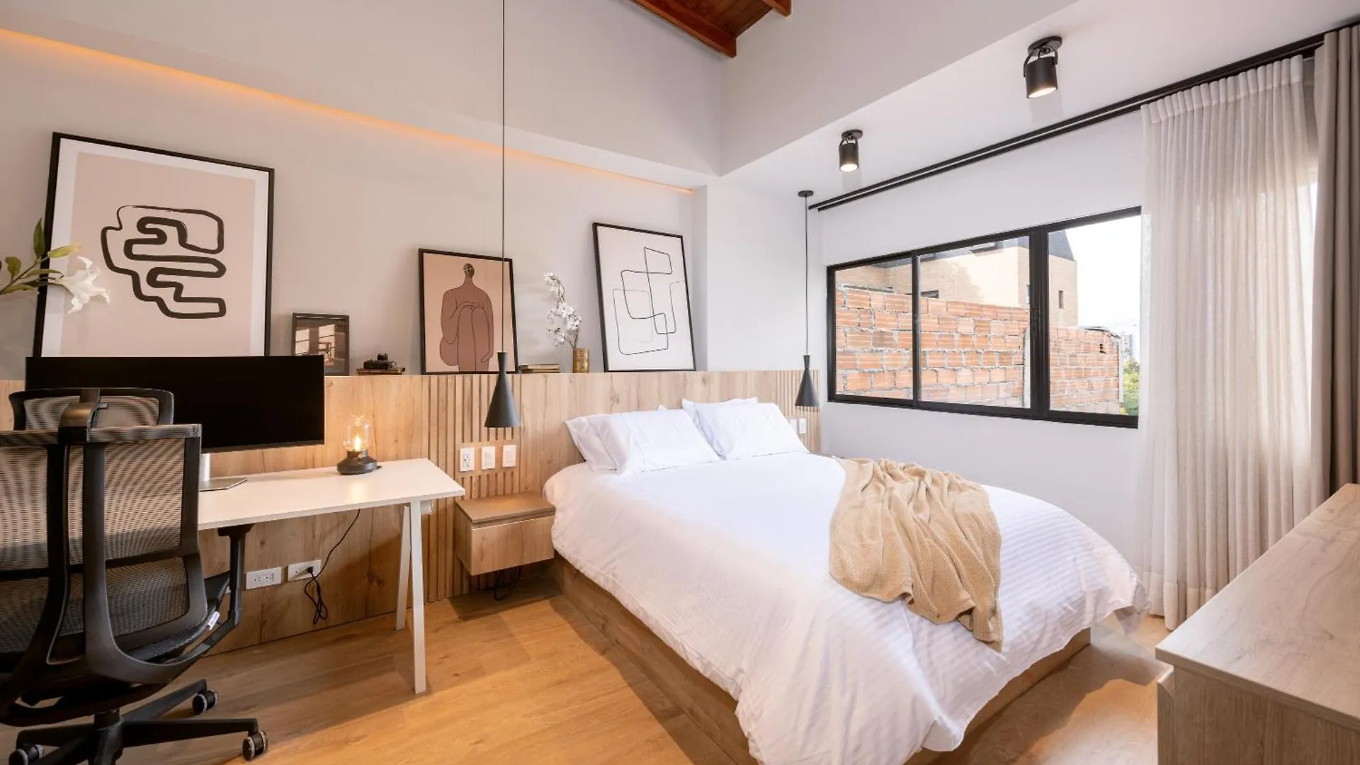 Stratasix Hotel Medellin Aparthotel